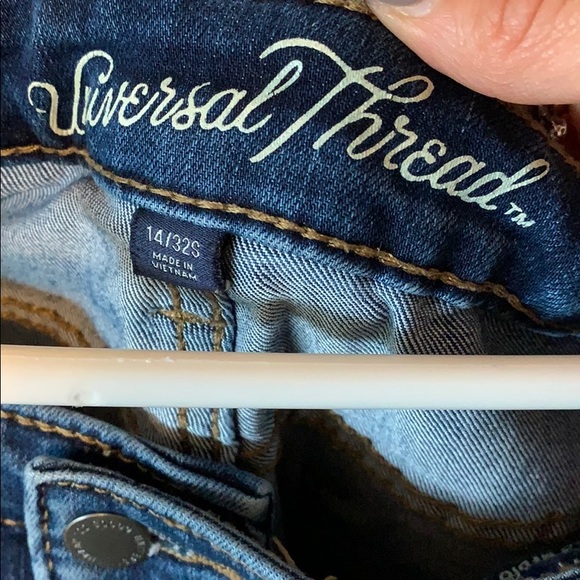 Universal Thread Jeans - Picture 2 of 3